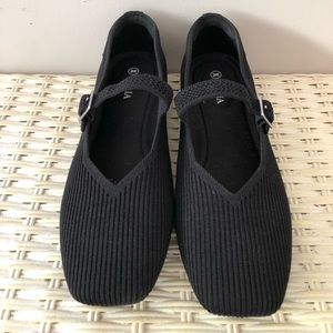 VIVAIA Square-Toe V-Cut Flats Margot 2.0 in Black size 39